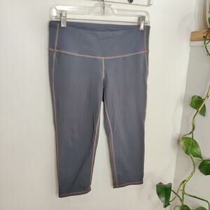 Athleta Chaturanga Charcoal Gray Cropped Capri Legging Size Medium Petite
